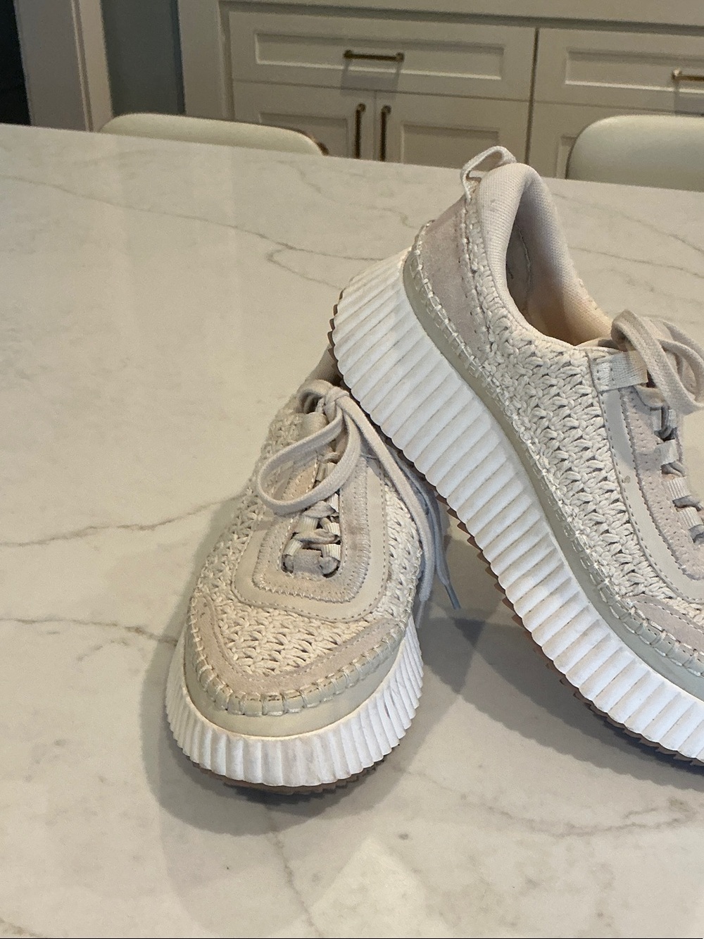 Women’s Dolce Vita Dolen knitted ivory sneakers size 8